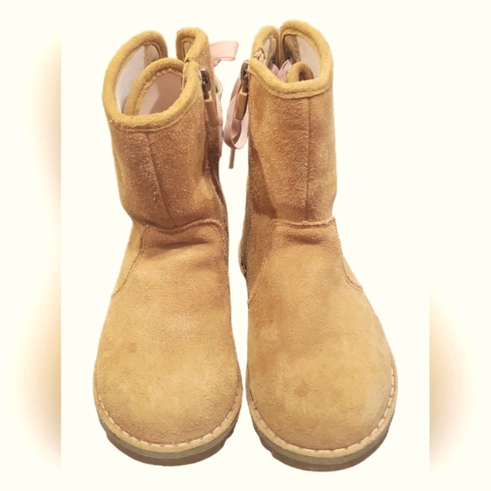 UGG Australia Corene Camel Girls Suede Lace up Pink Ribbon Boots US 8 UK 7 EU 25